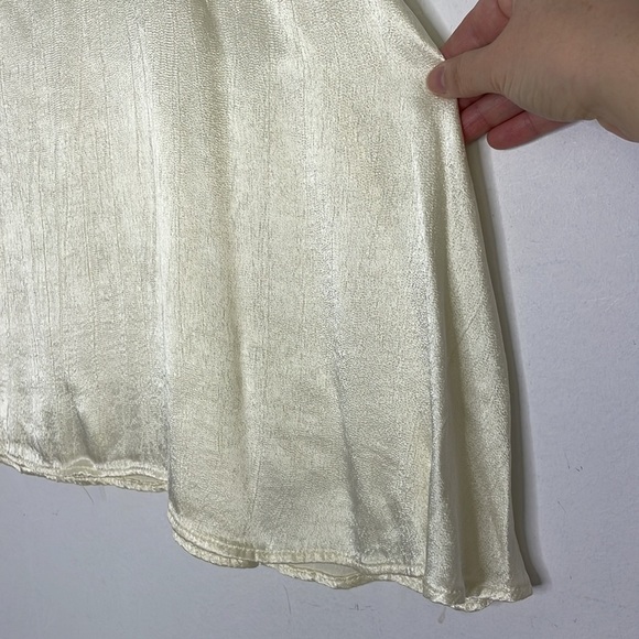 VINTAGE ivory sheen satiny skater mini skirt - Picture 2 of 8